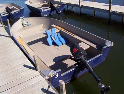 Aluminum bass boat