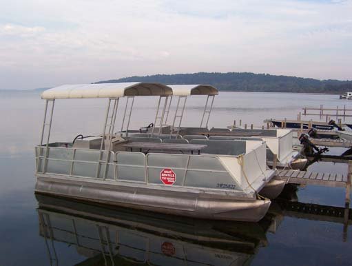 Pontoon boat on Rice Lake